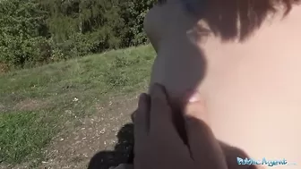 Пикапер вдул Lola Fae на свежем воздухе в POV