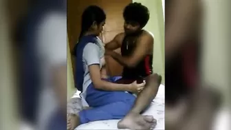 Парень трахнул миленькую мусульманку перед скрытой камерой