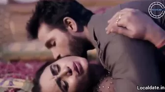 Зацеловал девушку, сделал ей кунни на кровати и прокатил на члене